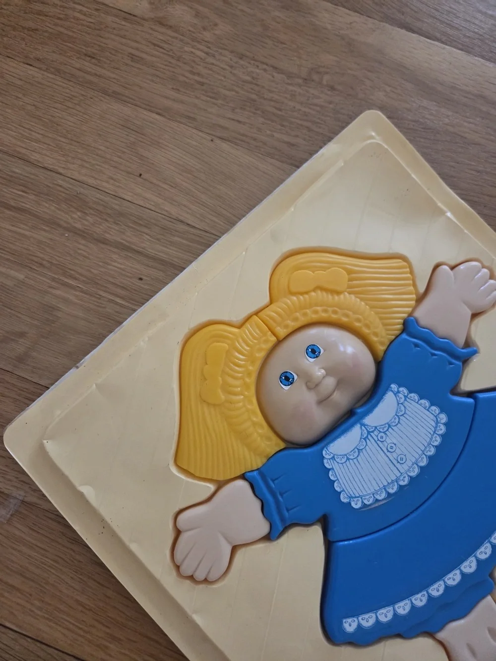 Vintage 1983 Cabbage Patch Kids 3D Plastic Tray Puzzle by ILLCO - Blonde Girl